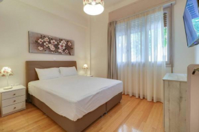 Acropolis #12 Apartment @Museum and Metro by Ermoufashionsuites